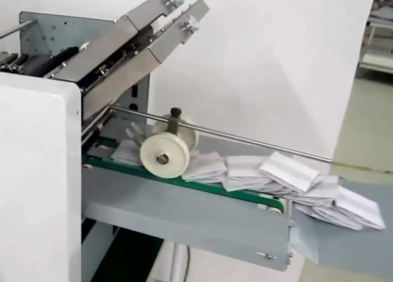 PaperFolder Cross Fold System Conveyor